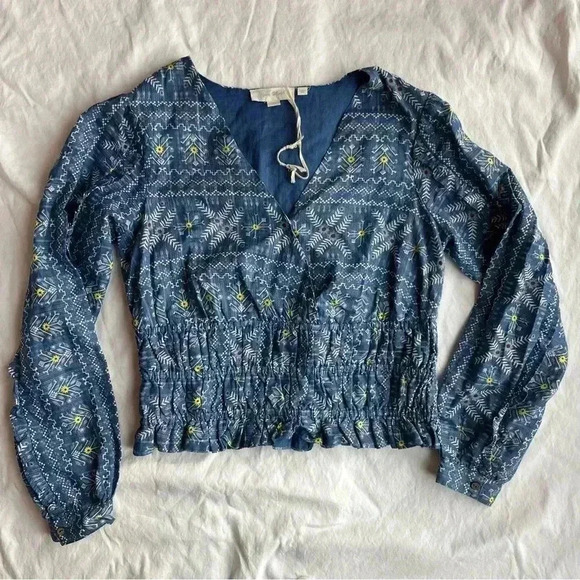 Forever That Girl Anthropologie Blue Long Sleeve Smocked Waist Crop Top Small - Picture 2 of 7